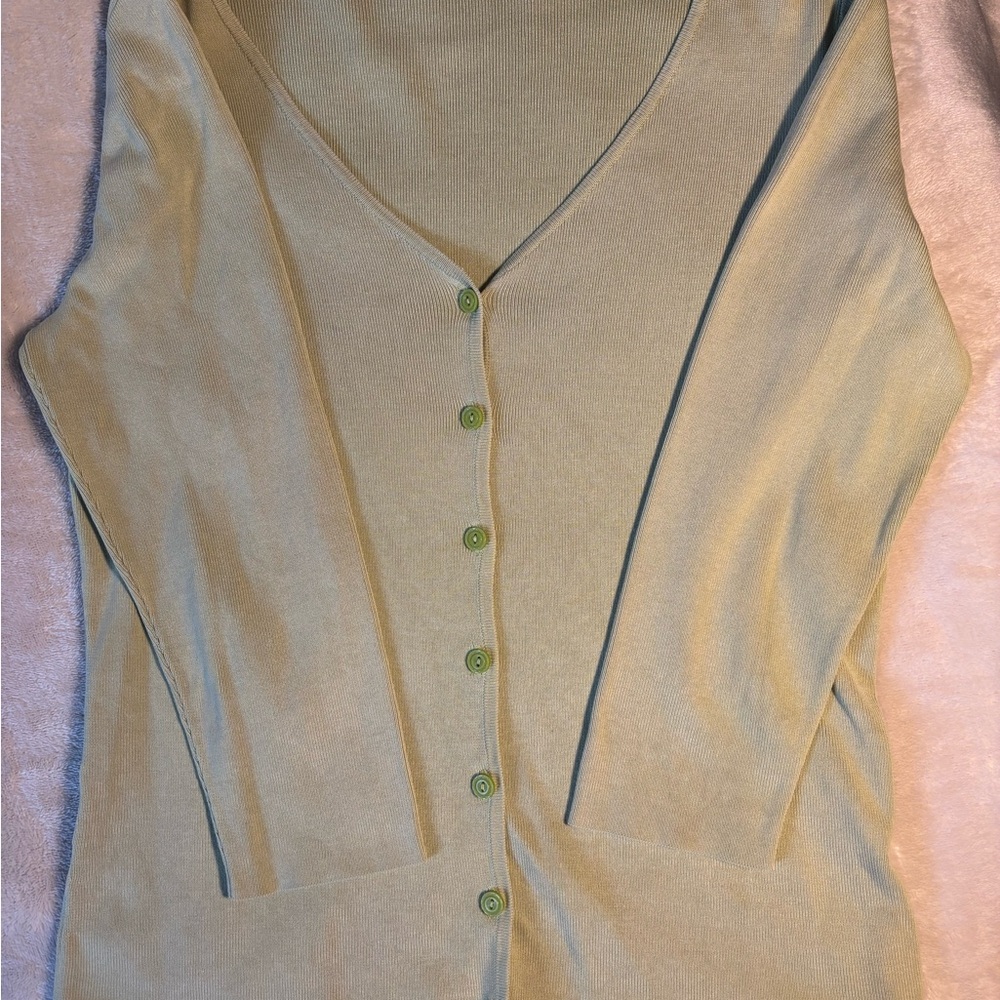 Elegant Green Women's Sweater